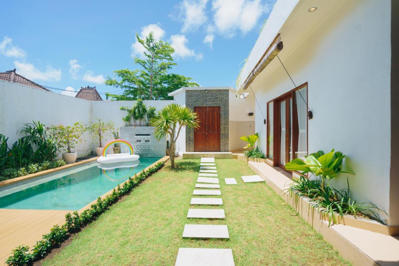 Villa Orked 3 With Family Room Seminyak Ngoại thất bức ảnh